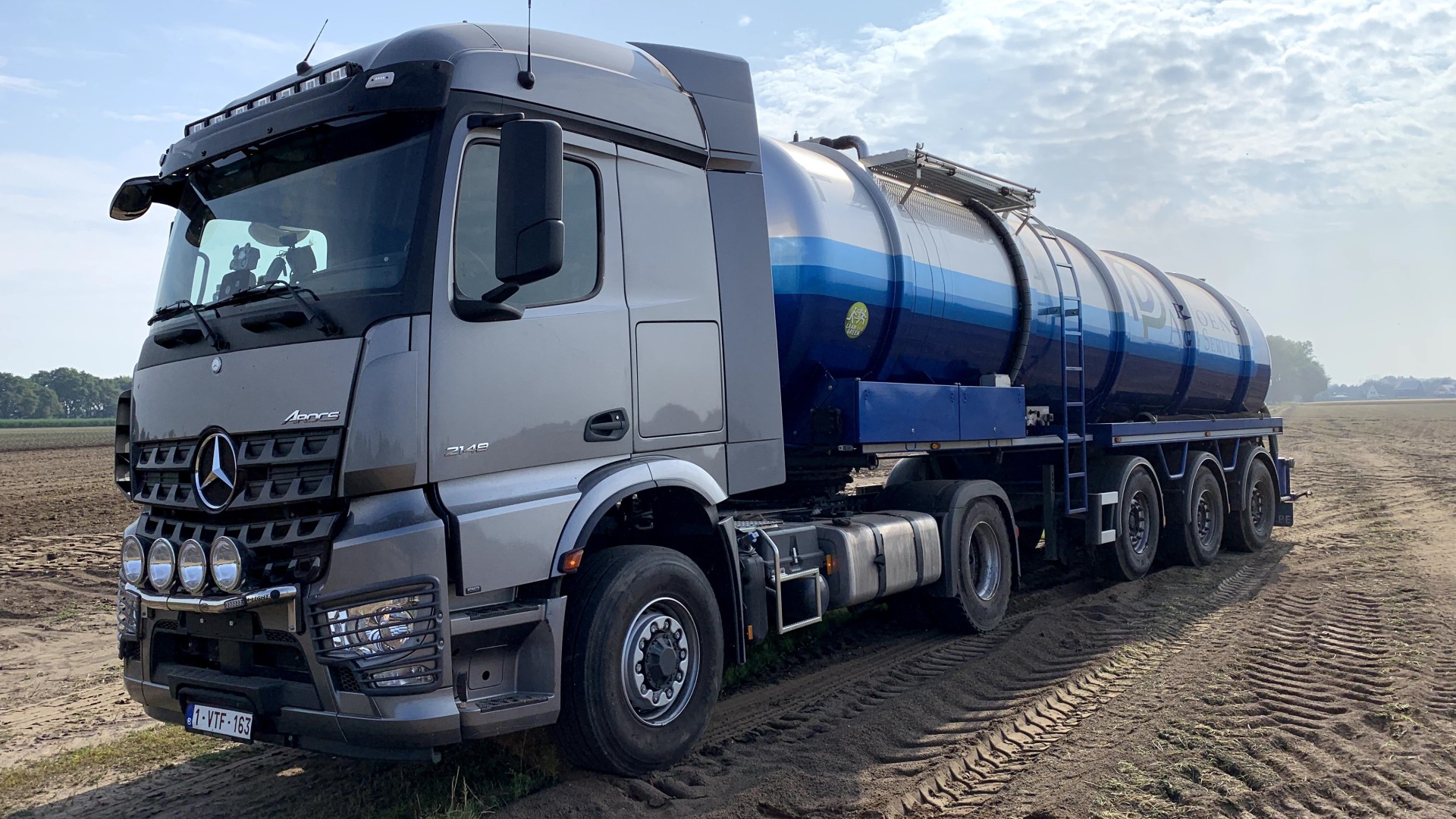Partoens Aroc Mercedes Trucks