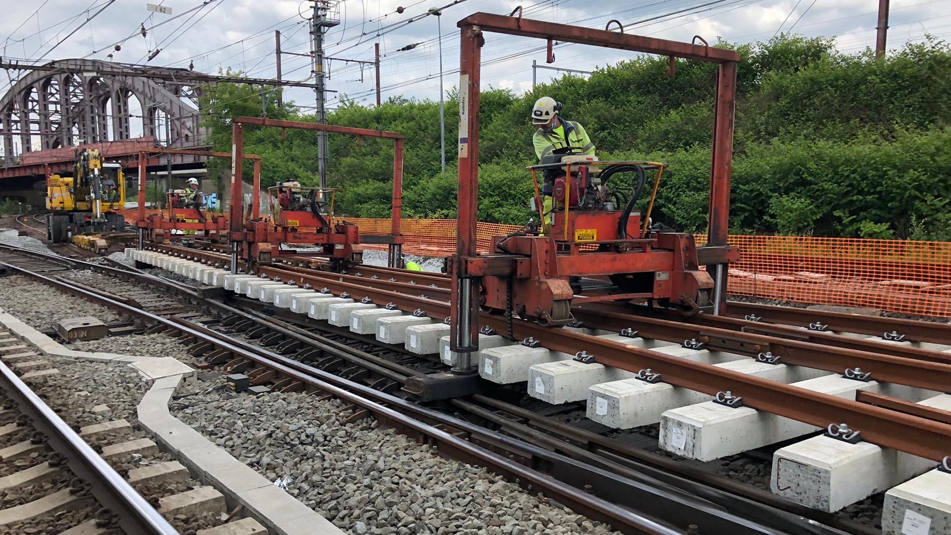 Infrabel trekt spoorprojecten weer op gang (1)