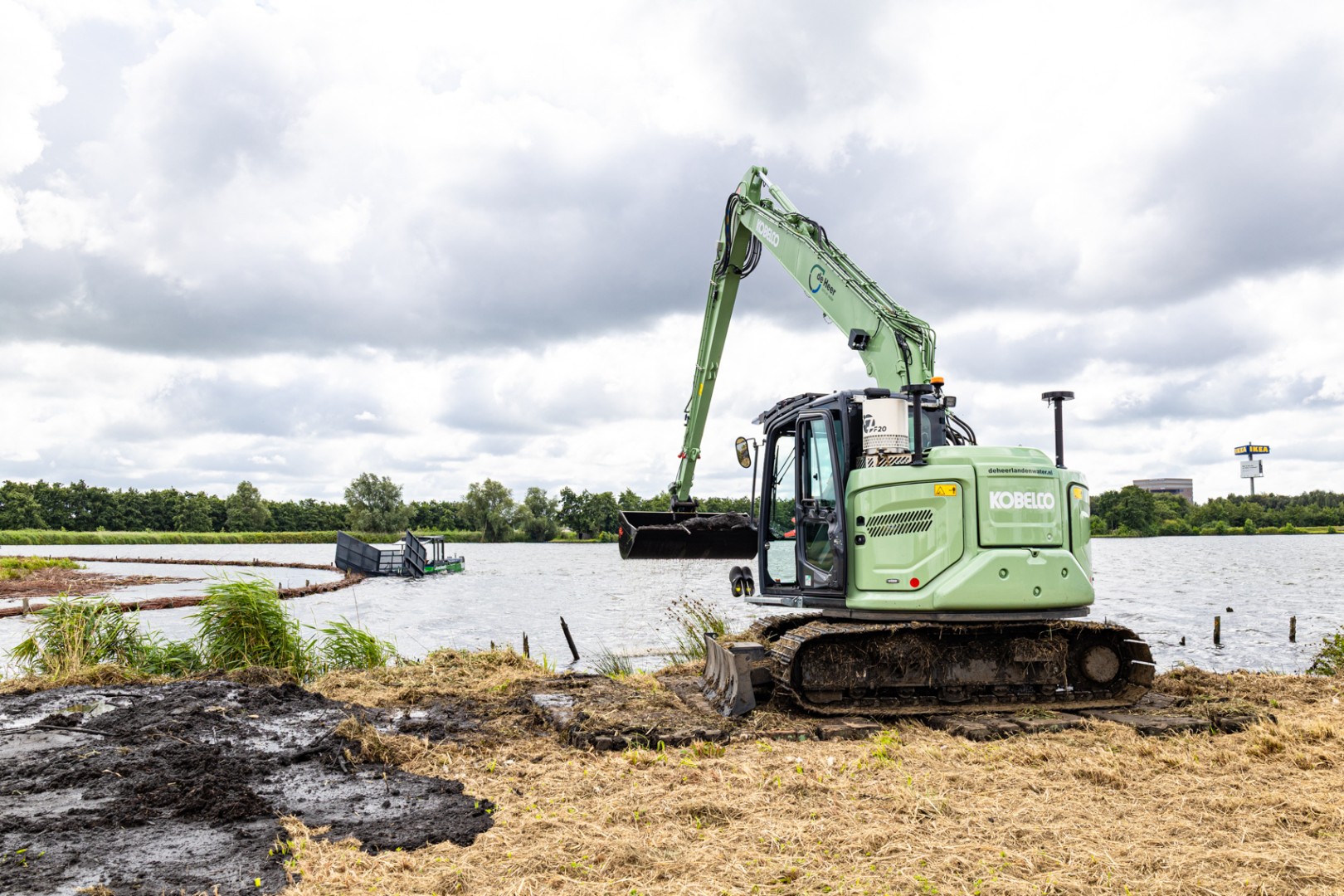 kemp_16762_afl_Kobelco_SK75SR_7_LR_De_Heer_Land_en_Water_LR-13