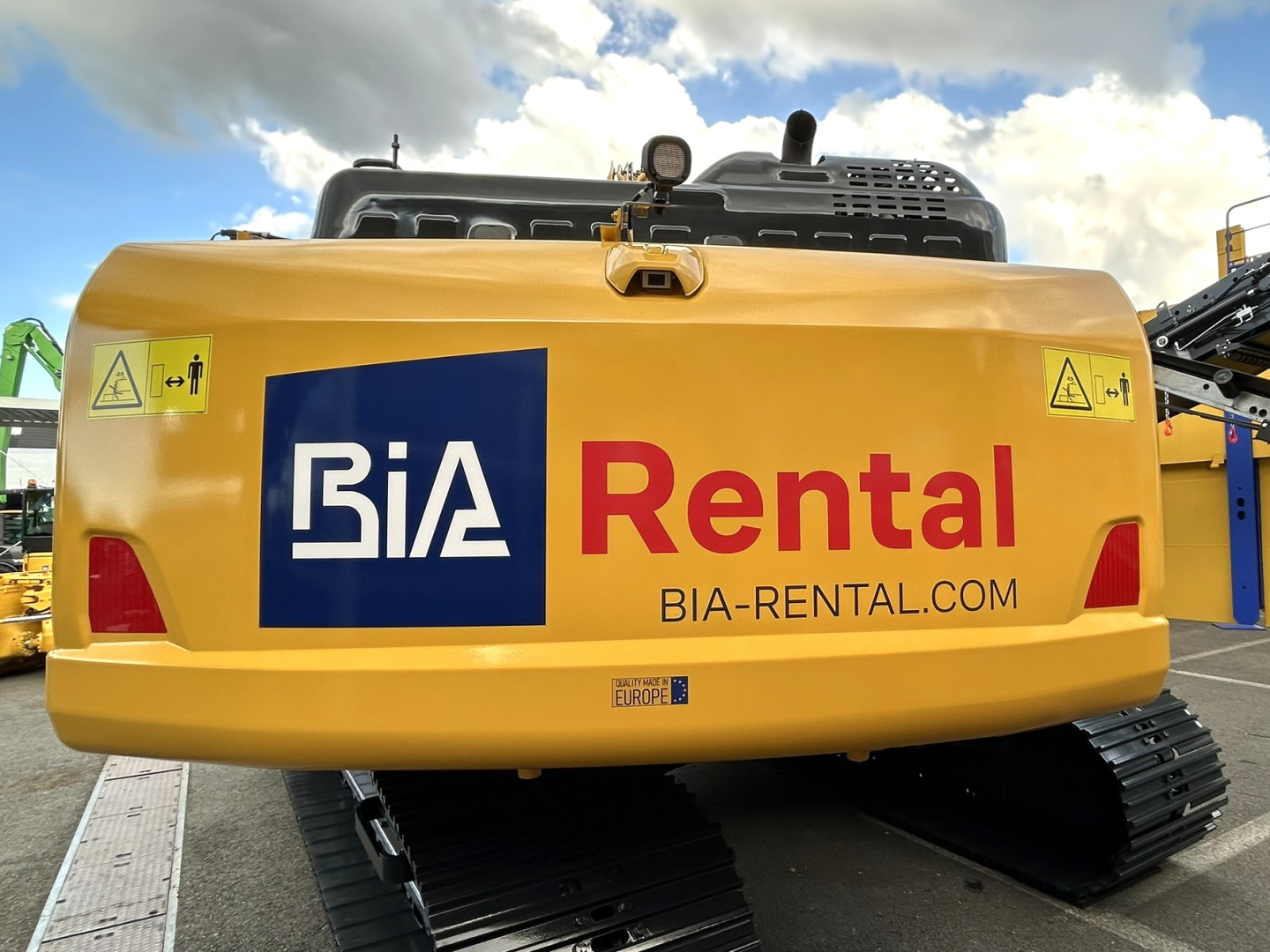 thumbnail_BIA Rental excavator