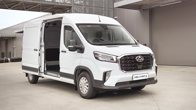 Maxus---DELIVER-9---PV---L3H2---White-Exterior---Detail-Cargo34