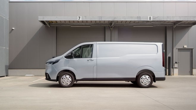Maxus---DELIVER-7---PV---L2H1---Grey-Exterior_4