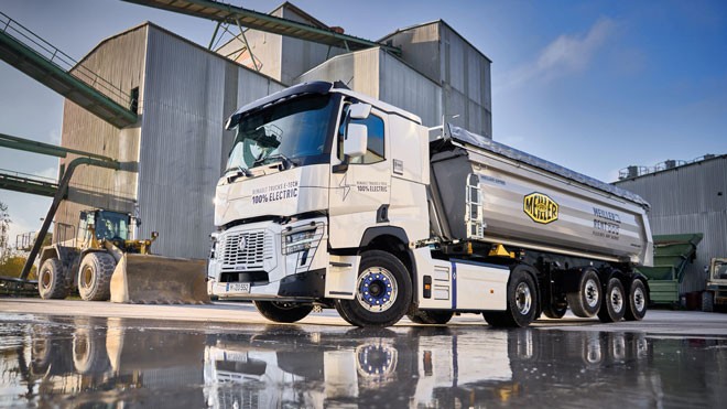 Foto-2-Volvo-T_Elektrische_Zware_Bouwtrekker_